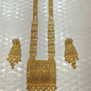 Golden Necklace Set WIth Hearings